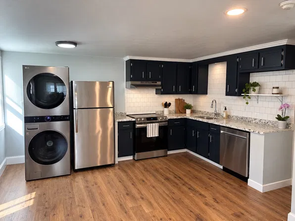 97 Victoria Ave APT 2, Cranston, RI 02920
