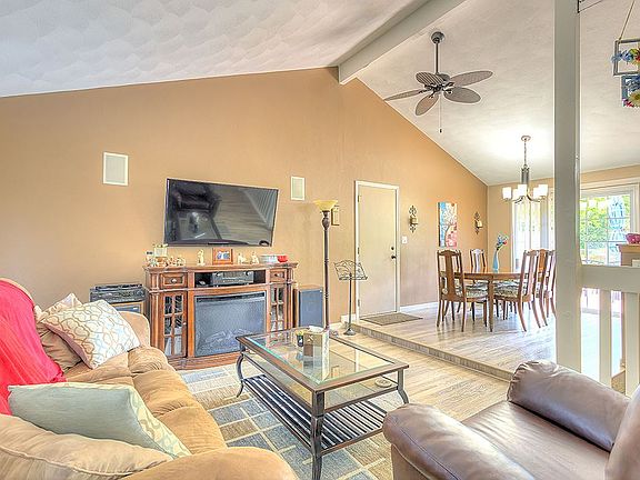 4th image of 5464 Pebble Creek Trl