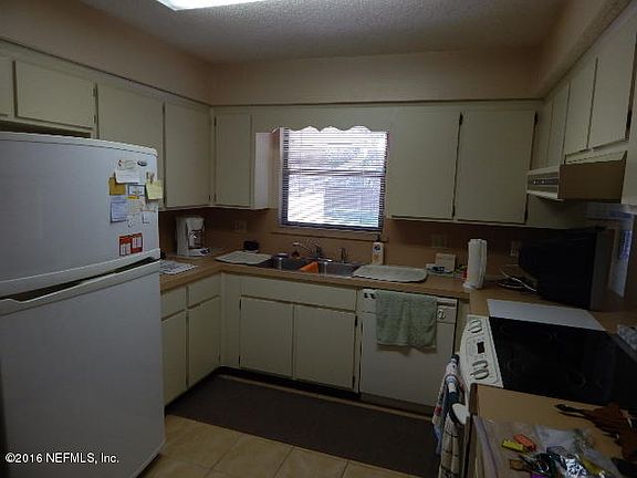 2nd image of 2628 Rosewood Ct