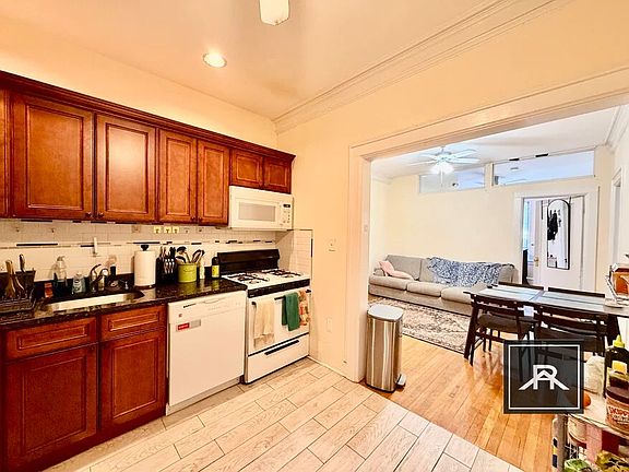 5th image of 20 Park Vale Ave #11