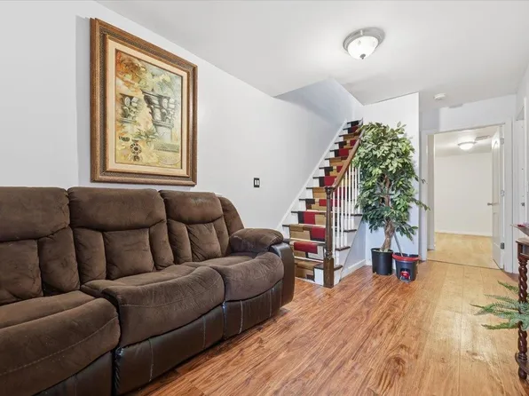 3617 Lincoln Terrace image 5 of 30