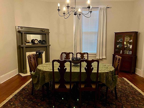4th image of 2090 Vineville Ave.