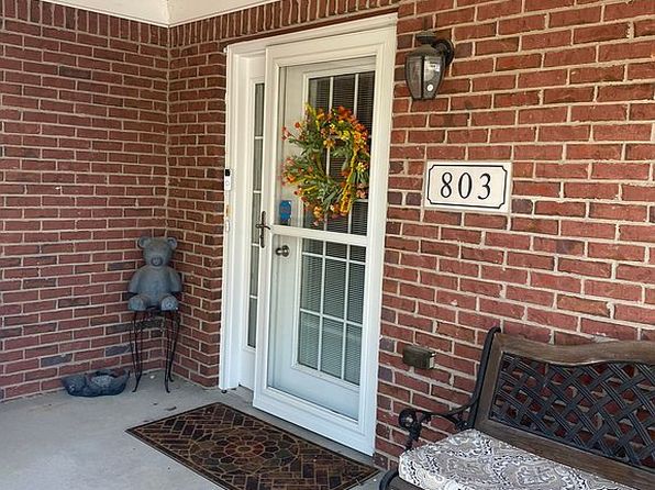 803 Garden Pointe Dr