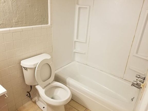 4th image of 4964 Central Dr APT C