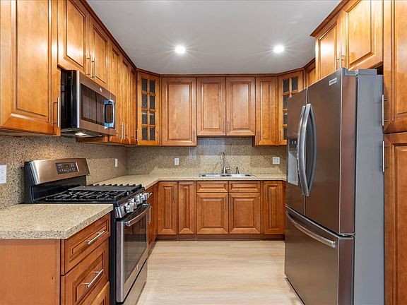 2nd image of 135 S Belmont St #11416276