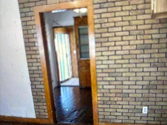 4th image of 109 N Ash St