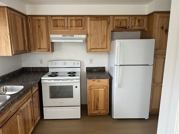 4th image of 5216 Grove St #B