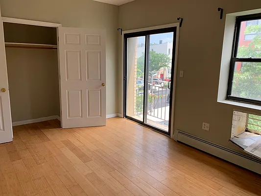 Rented by Premier Metro Realty Corp | media 11