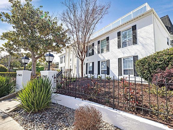 3rd image of 1945 Mount Vernon Ct APT 3