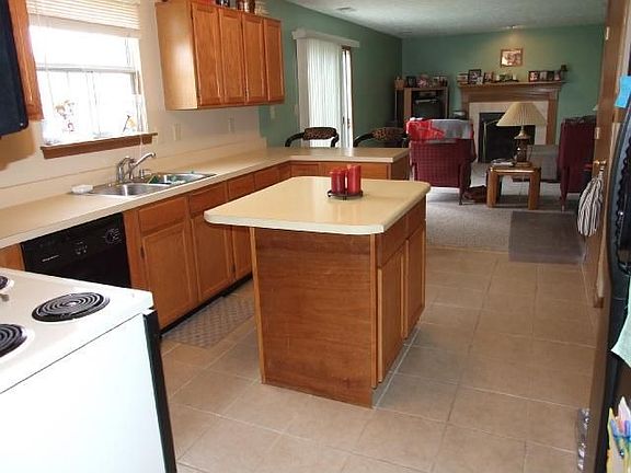 3rd image of 5777 Lakefield Dr