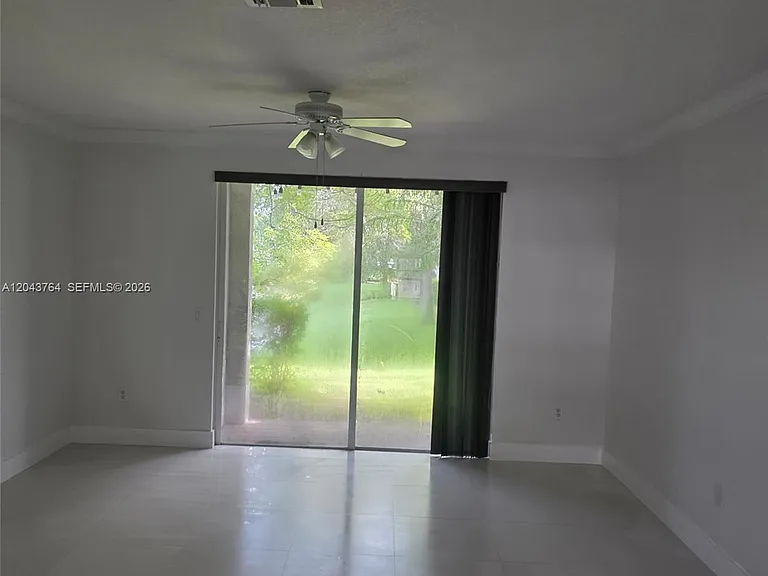 8215 SW 27th St #103 — Photo 11