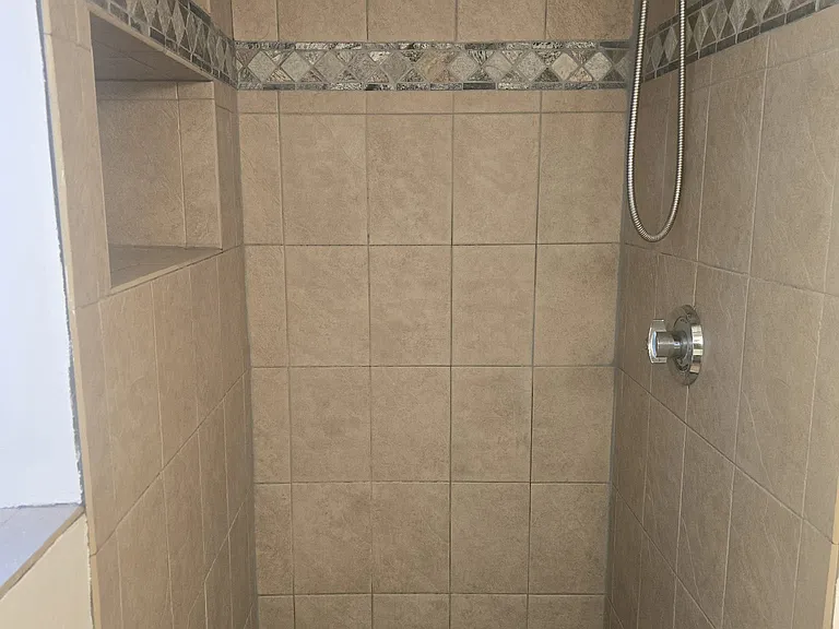 9 Putney Cir #B — Photo 12