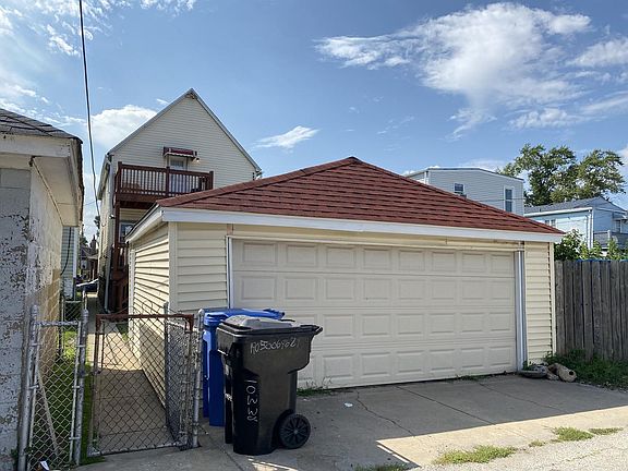 3rd image of 10345 S Hoxie Ave