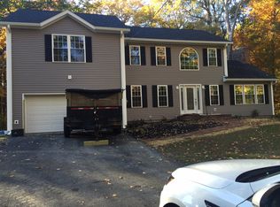 9 Hudson Dr, Hyde Park, NY 12538
