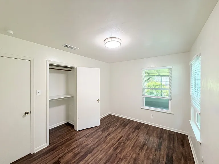 8701 Parkfield Dr — Photo 20