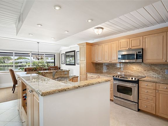 4th image of 601 Spyglass Ln #601