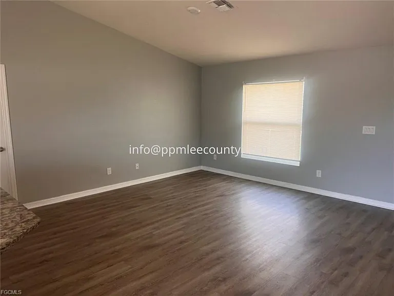 101 NW 25th St — Photo 5