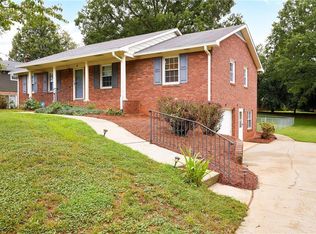 2507 Amesbury Rd, Winston Salem, NC 27103
