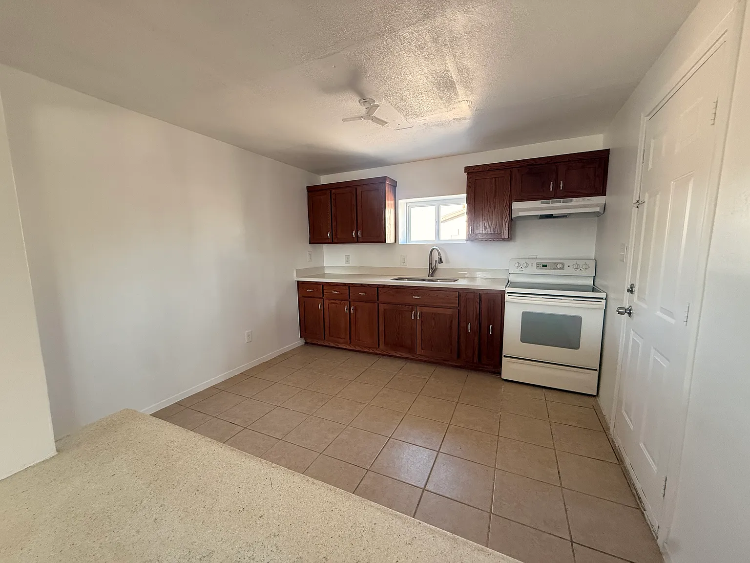 1 bed, 480 sqft, $1,150 — Photo 4