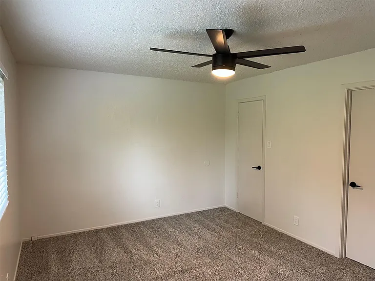 6808 Blue Dawn Trl #B — Photo 10