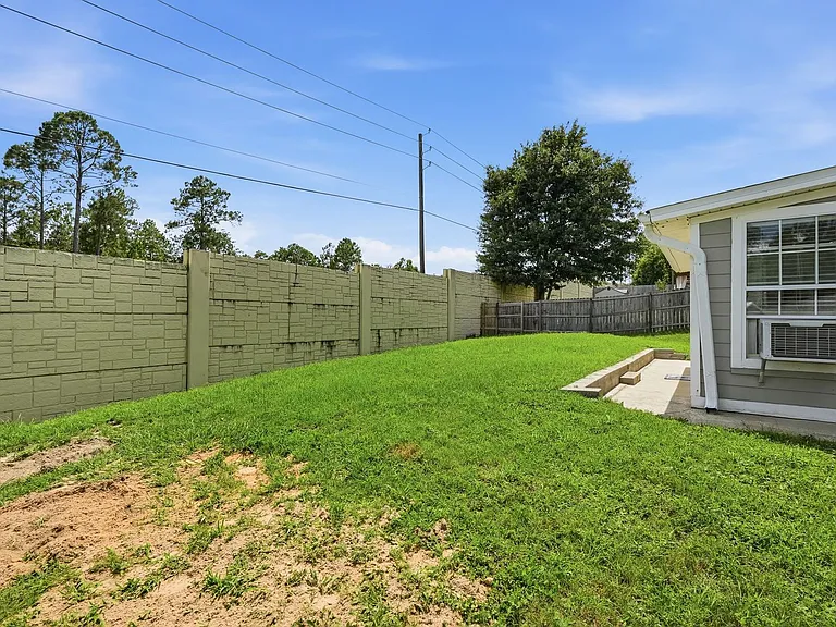 339 Peggy Dr — Photo 37