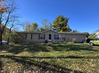 112 S Cross St, Waveland, IN 47989
