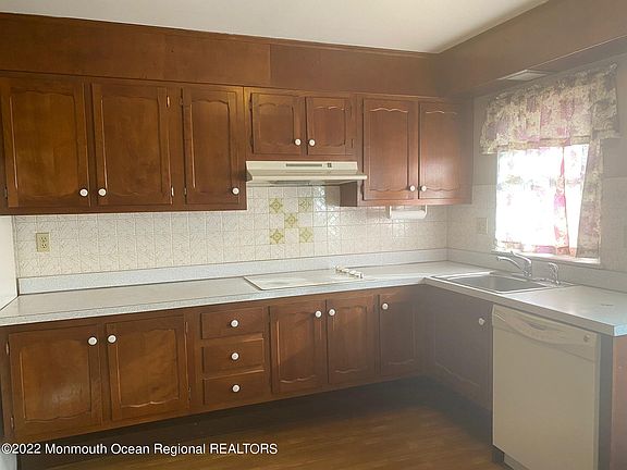 5th image of 546C Sheffield Ct