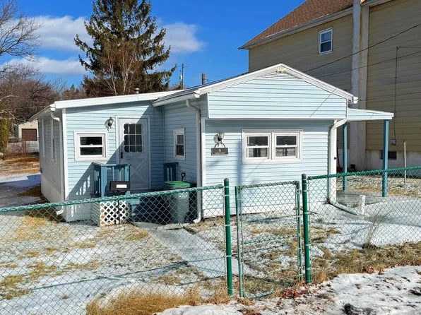 6 Middle St, McAdoo, PA 18237
