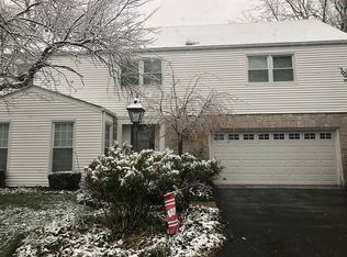 2416 Colony Ct, Northbrook, IL