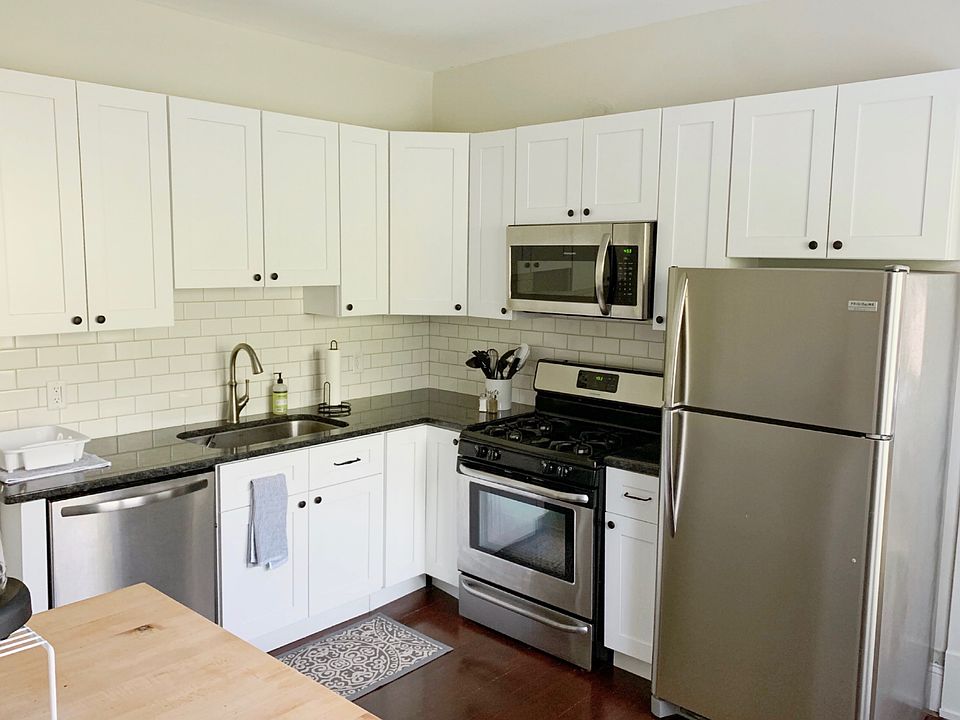 1st image of 217 Griggs St N #2