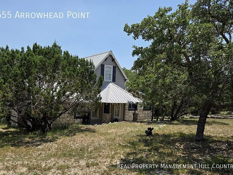 555 Arrowhead Point — Photo 2