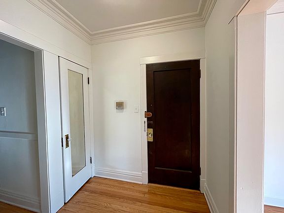3rd image of 420 S Austin Blvd APT 3
