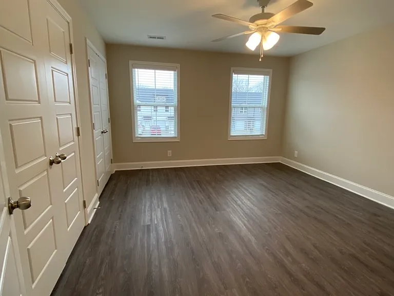 1032 Glenkirk Dr — Photo 8