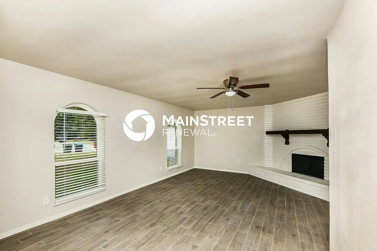 Living Room - 4217 Longmeadow Way