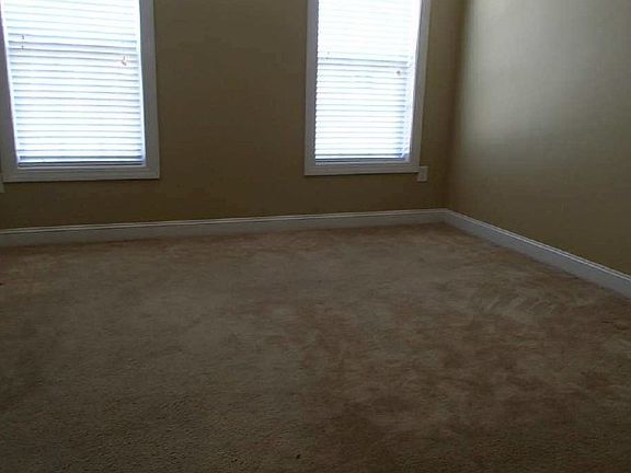 3rd image of 2204B Brookville Dr