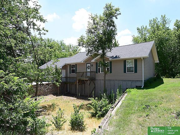 2nd image of 203 W 19th St