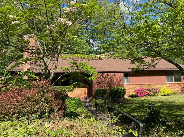 6306 W Halbert Rd, Bethesda, MD 20817