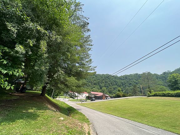 4th image of 347 Branham Hts