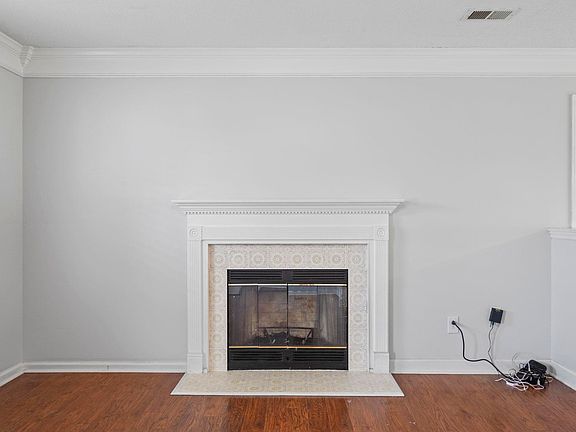 4th image of 4617 Hidden Creek Ln.