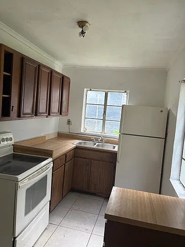 2703 W Sidney Ave Photo 1
