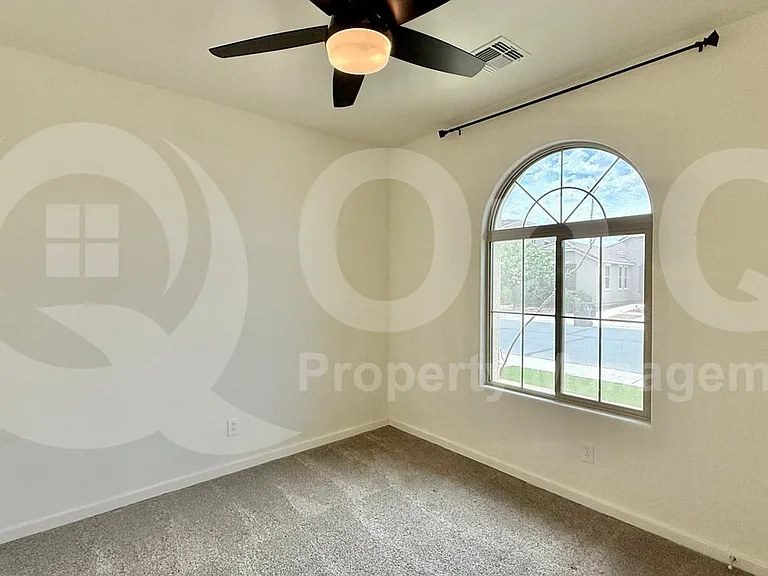 2906 E Russell St — Photo 10