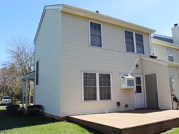 3rd image of 368 Aldeburgh Ave