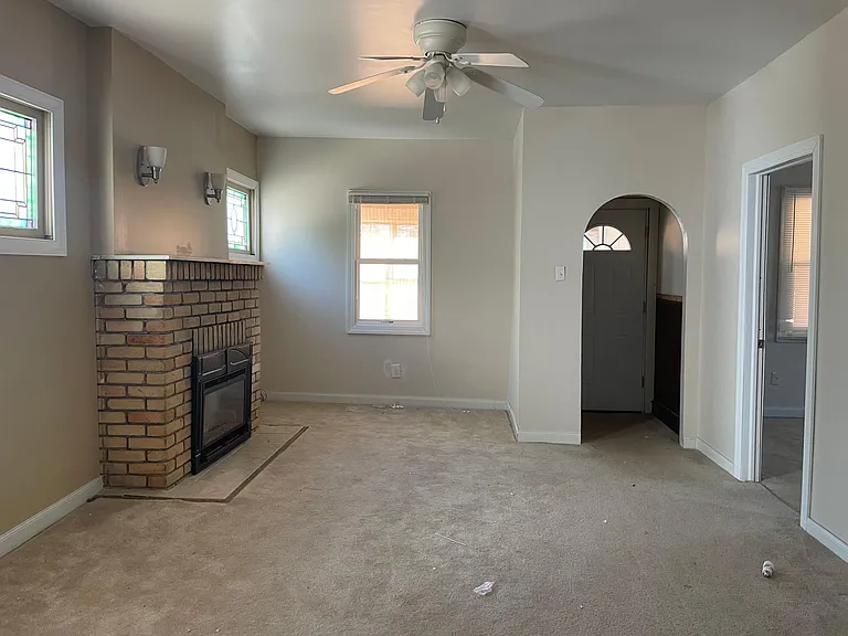 11 Hazel St #1 — Photo 3