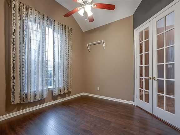 4th image of 4233 Sharondale Dr