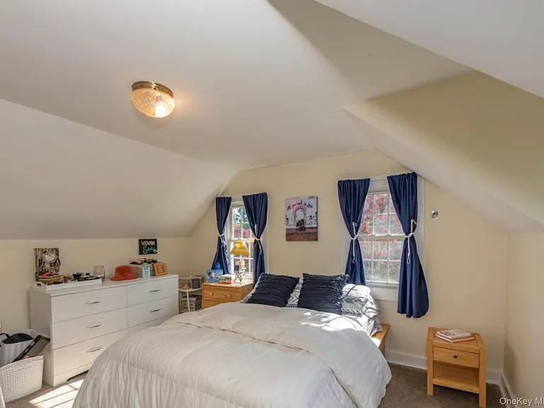 1385 Old Shipyard Ln — Photo 14