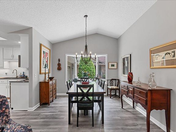 4th image of 111 Sherwood Road