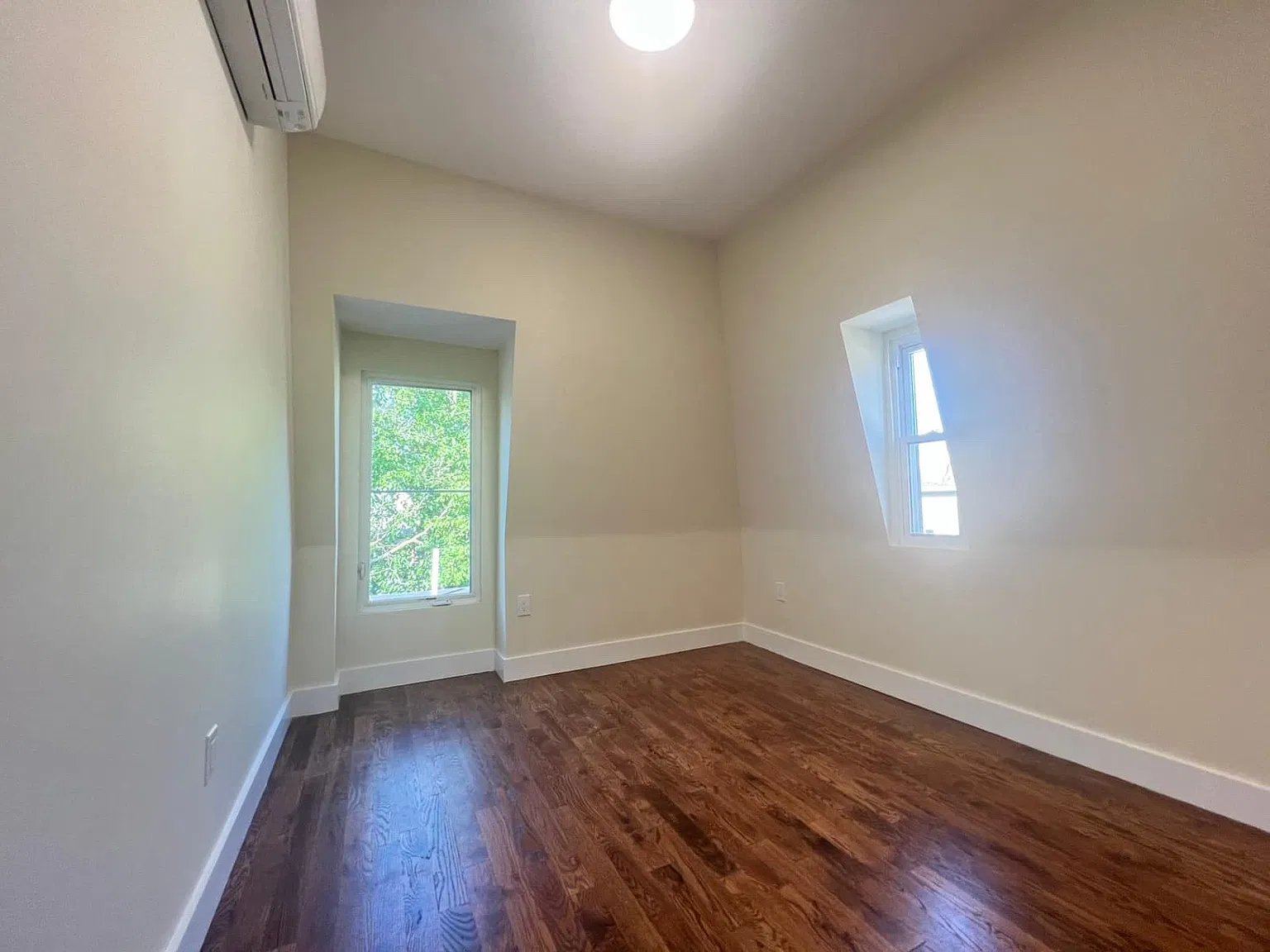 3 bed, $2,200 — Photo 4