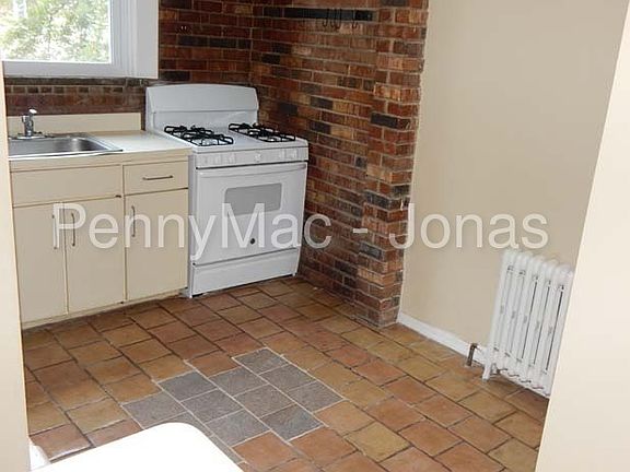 4th image of 324 Glen Echo Rd