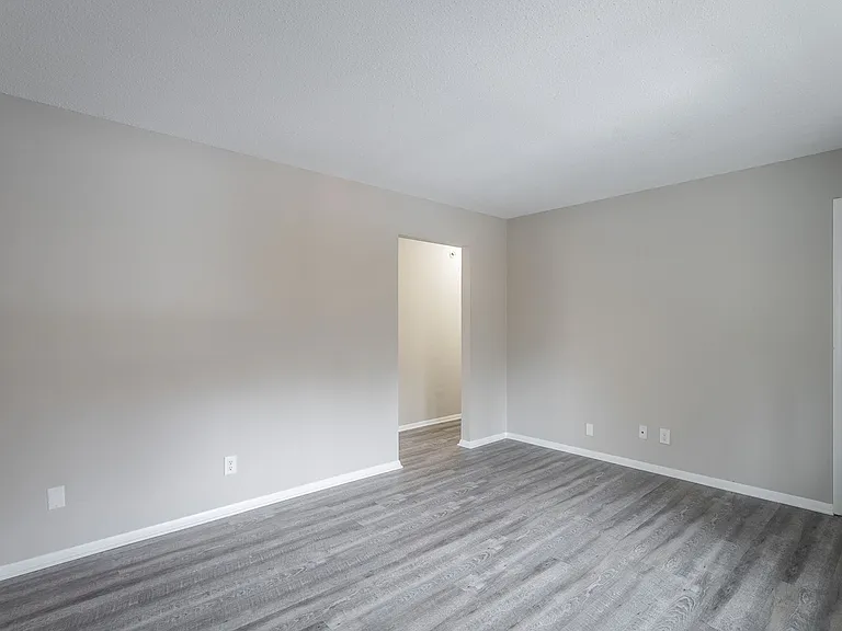 113 Goodson Ave — Photo 5