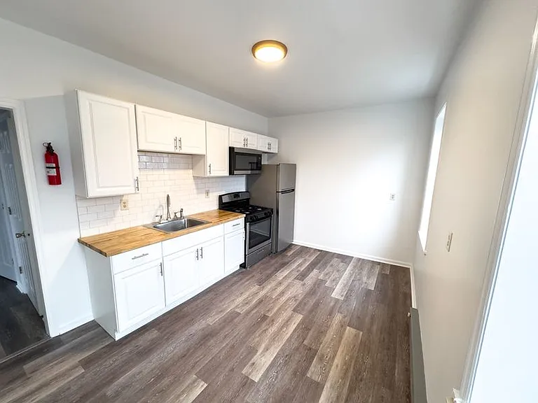 428 Liberty Street — Photo 7
